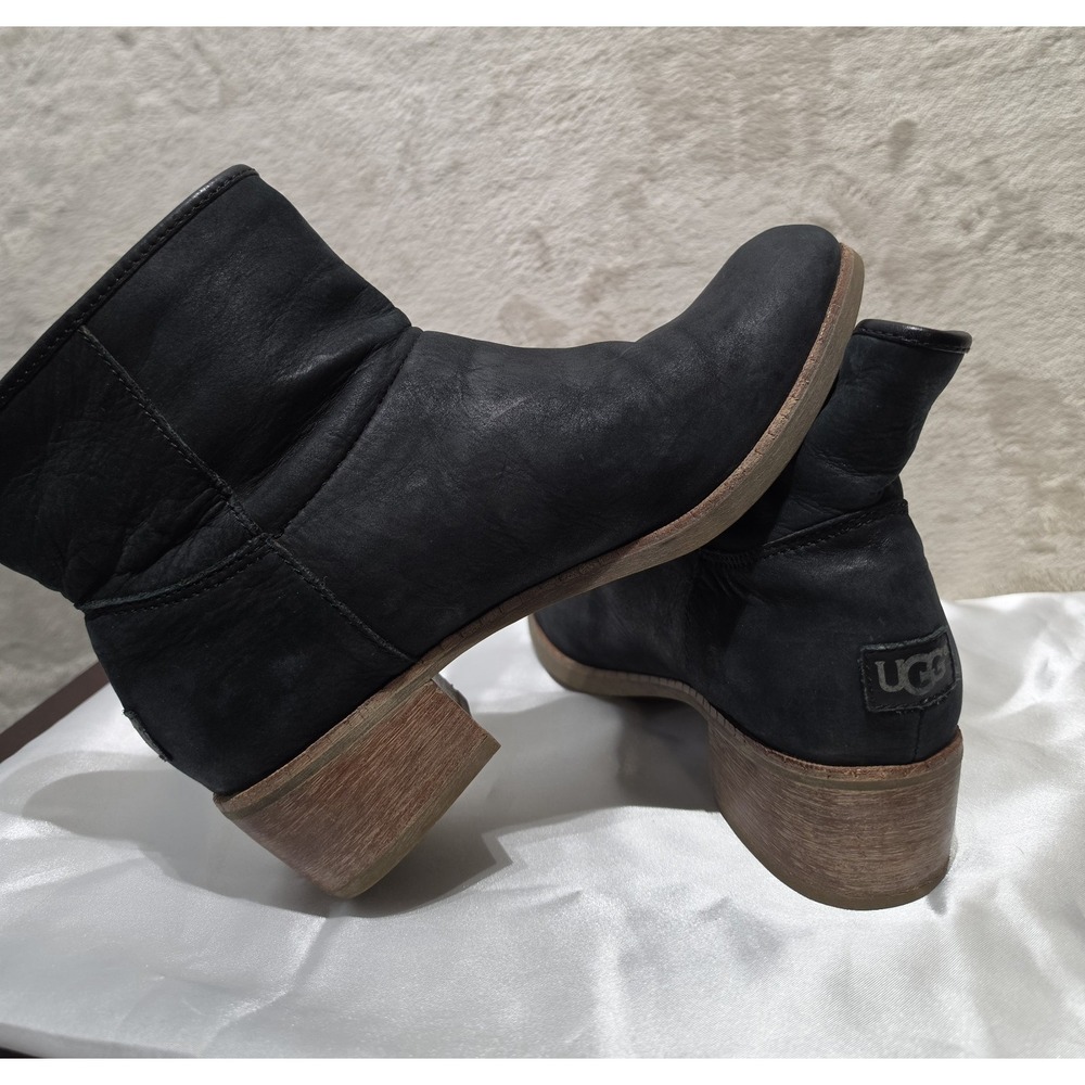 UGG | Slip on‎ Darling Boots in Black/Grey| Size 9